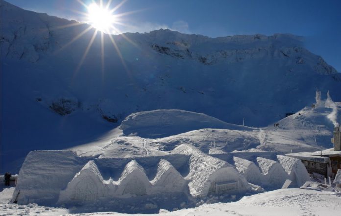 Hotelul de Gheață de la Bâlea Lac Hotelul de Gheață de la Bâlea Lac